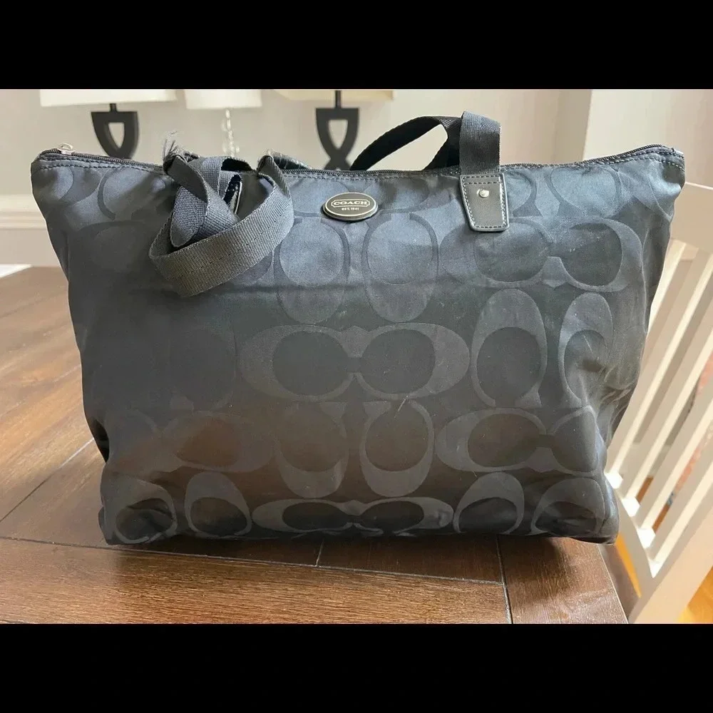 Coach logo tote bag